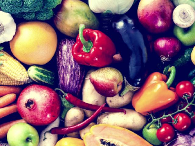 Fruits and vegetables - carrots, peppers, eggplant, pears, pomegranates, tomatoes, broccoli, mushrooms, garlic, pumpkin, cabbage, lettuce